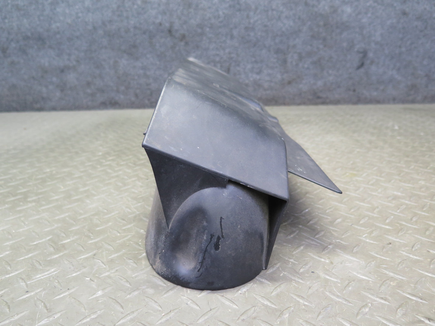 94-99 BMW E36 318ti Air Intake Inlet Duct Cover Fan Air Shroud 1743325 OEM