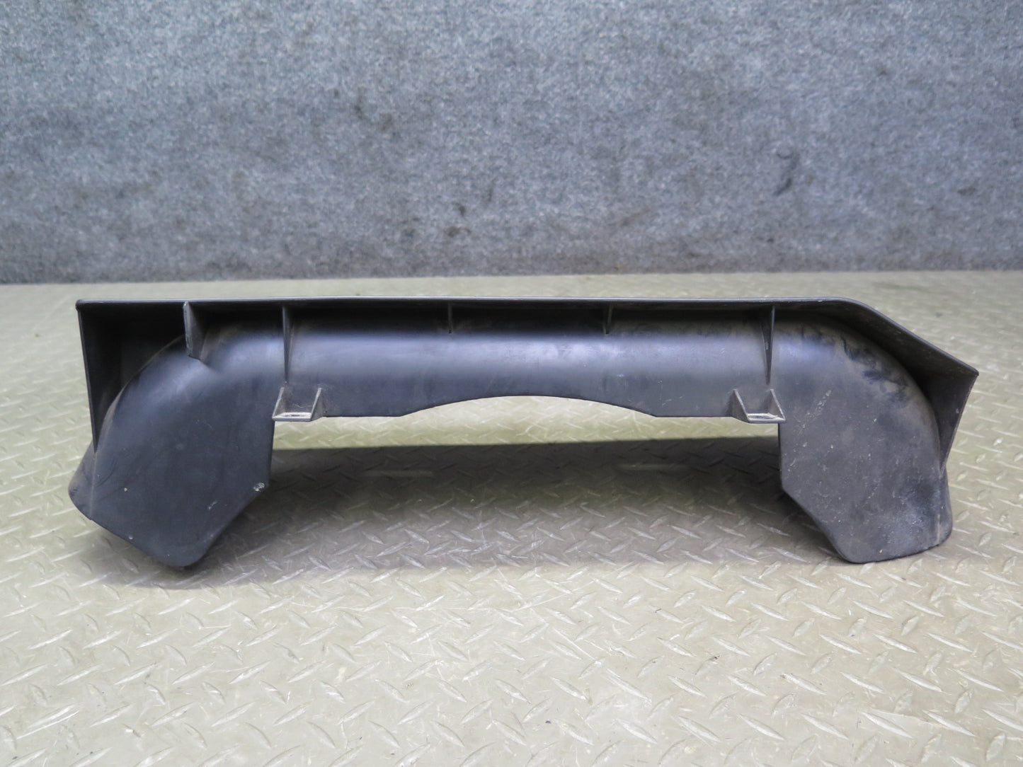 94-99 BMW E36 318ti Air Intake Inlet Duct Cover Fan Air Shroud 1743325 OEM