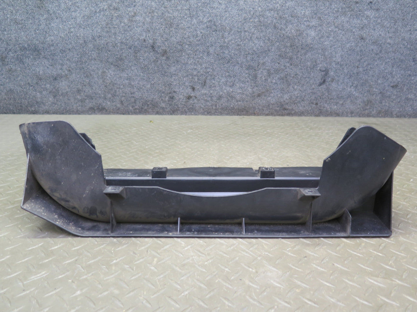 94-99 BMW E36 318ti Air Intake Inlet Duct Cover Fan Air Shroud 1743325 OEM