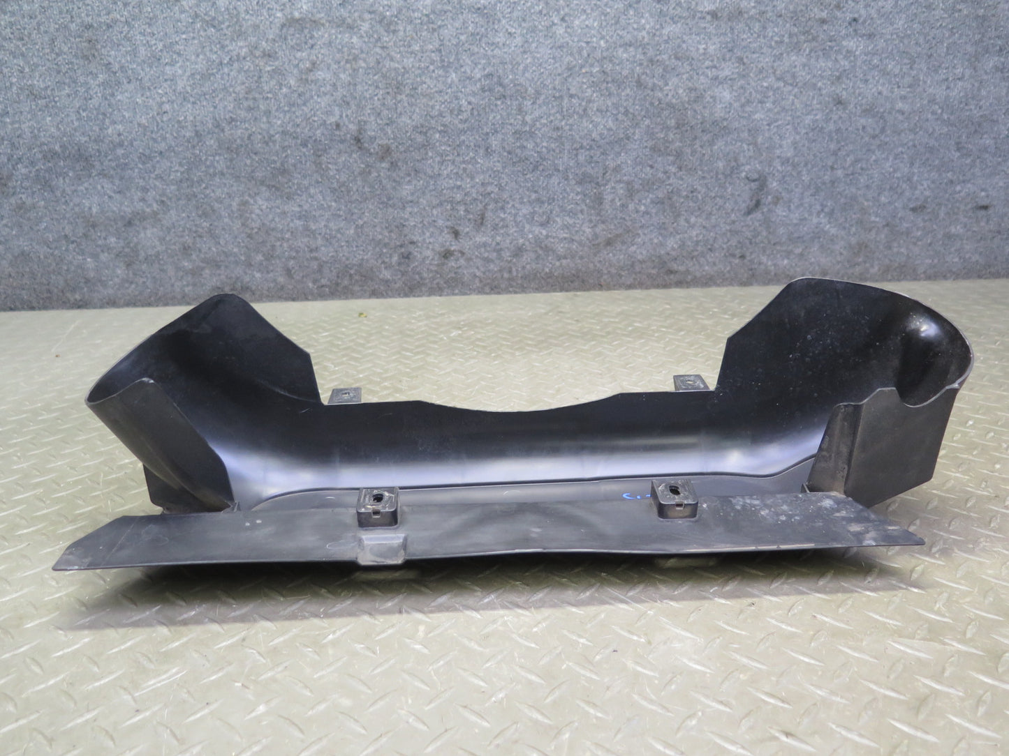 94-99 BMW E36 318ti Air Intake Inlet Duct Cover Fan Air Shroud 1743325 OEM