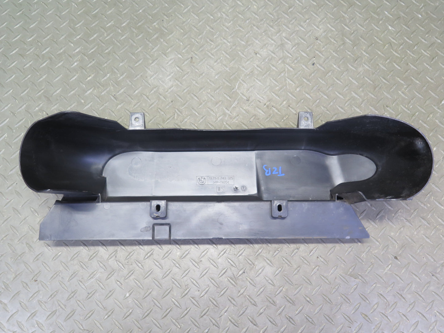 94-99 BMW E36 318ti Air Intake Inlet Duct Cover Fan Air Shroud 1743325 OEM
