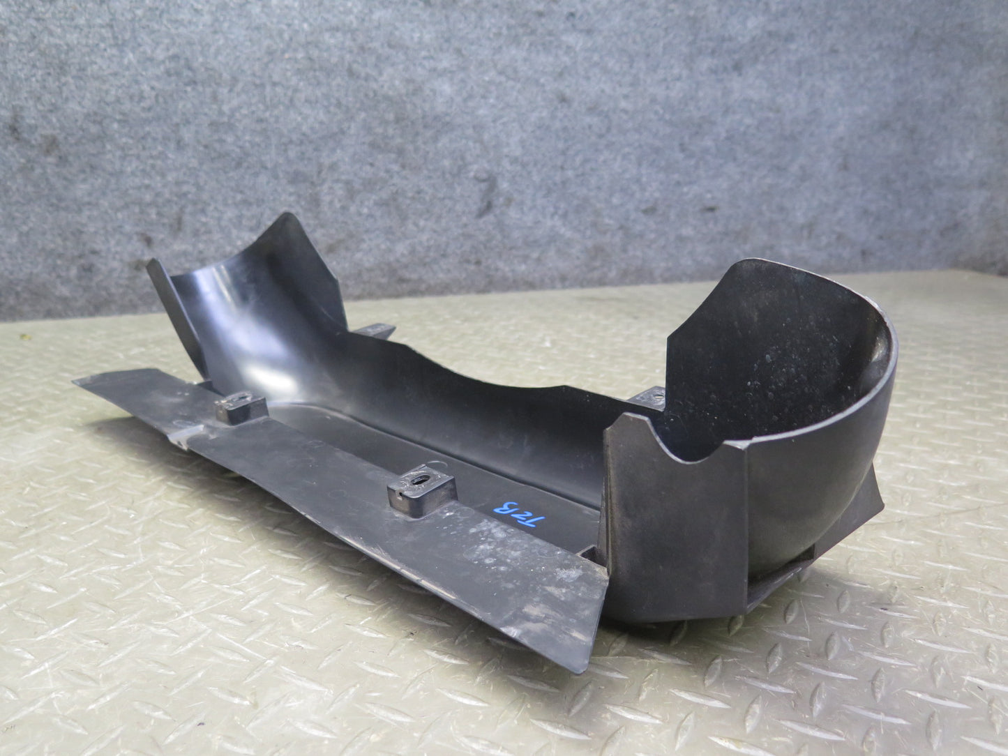 94-99 BMW E36 318ti Air Intake Inlet Duct Cover Fan Air Shroud 1743325 OEM