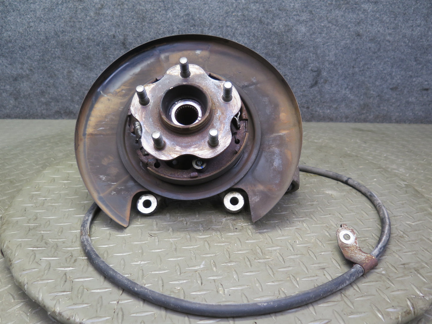 03-09 Nissan Z33 350Z Rear Left Spindle Knuckle Wheel Hub Bearing 101K OEM