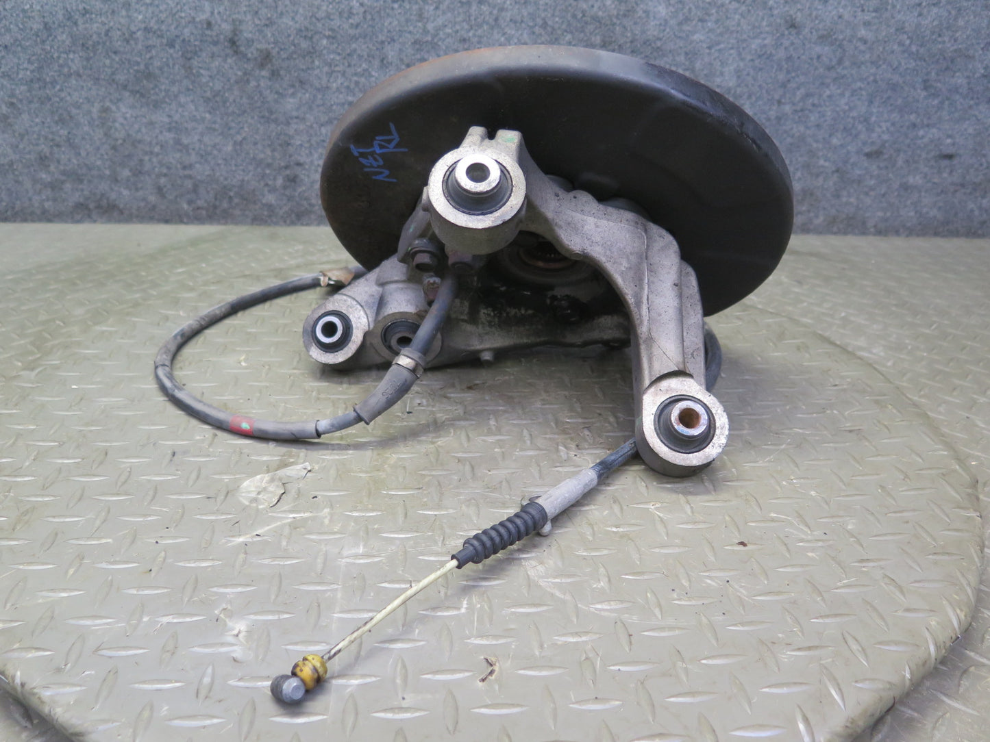 03-09 Nissan Z33 350Z Rear Left Spindle Knuckle Wheel Hub Bearing 101K OEM