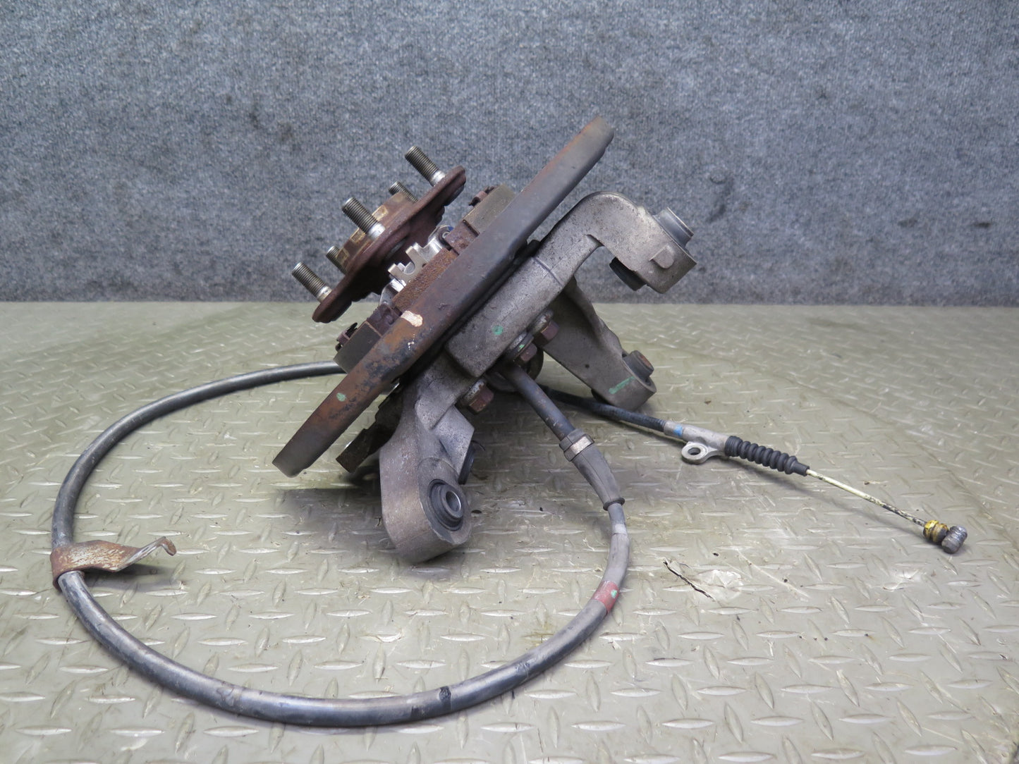 03-09 Nissan Z33 350Z Rear Left Spindle Knuckle Wheel Hub Bearing 101K OEM