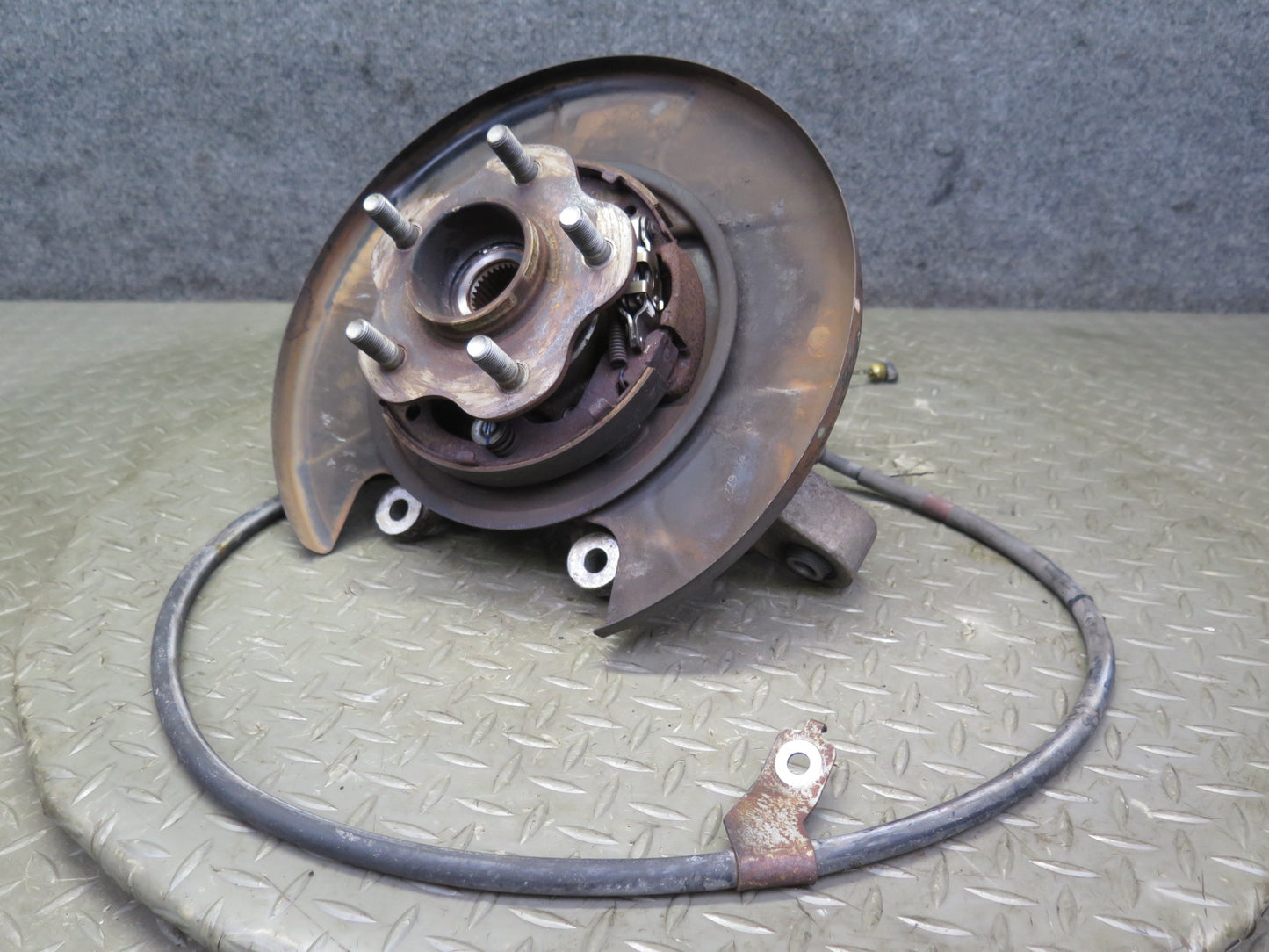 03-09 Nissan Z33 350Z Rear Left Spindle Knuckle Wheel Hub Bearing 101K OEM