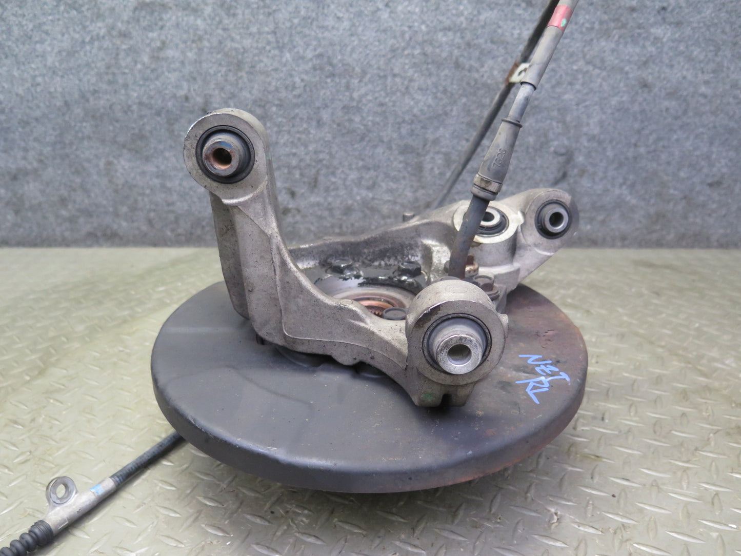 03-09 Nissan Z33 350Z Rear Left Spindle Knuckle Wheel Hub Bearing 101K OEM