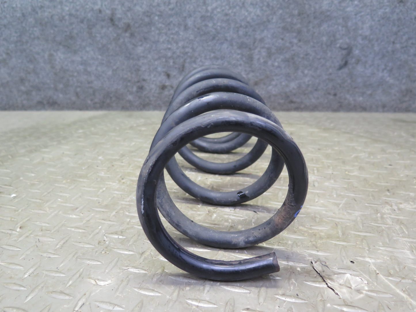 04-09 Nissan 350Z Z33 Convertible Set of 2 Rear Left & Right Coil Spring OEM