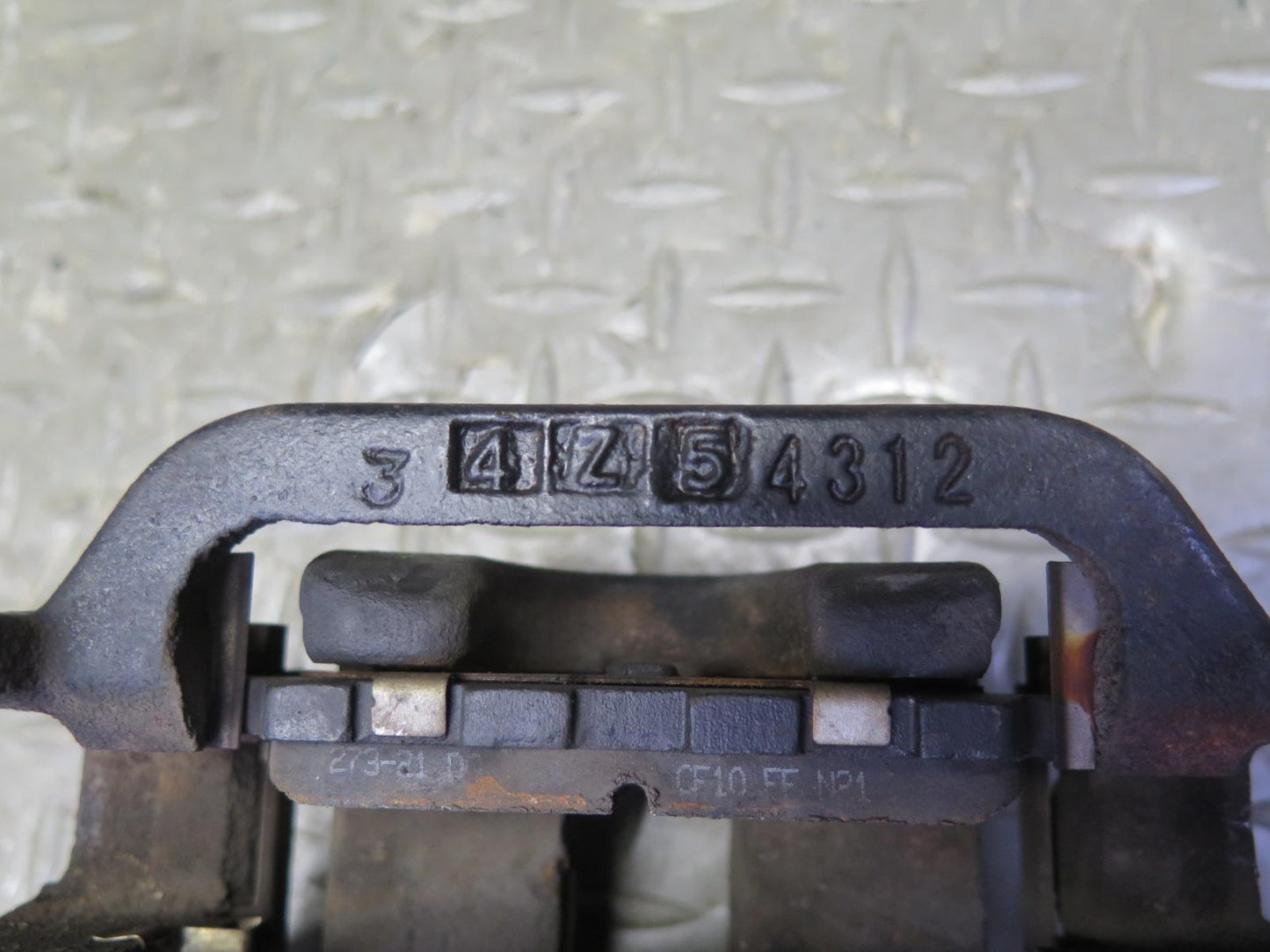 05-09 Nissan 350Z Z33 Convertible Set of 2 Rear Left & Right Brake Caliper OEM