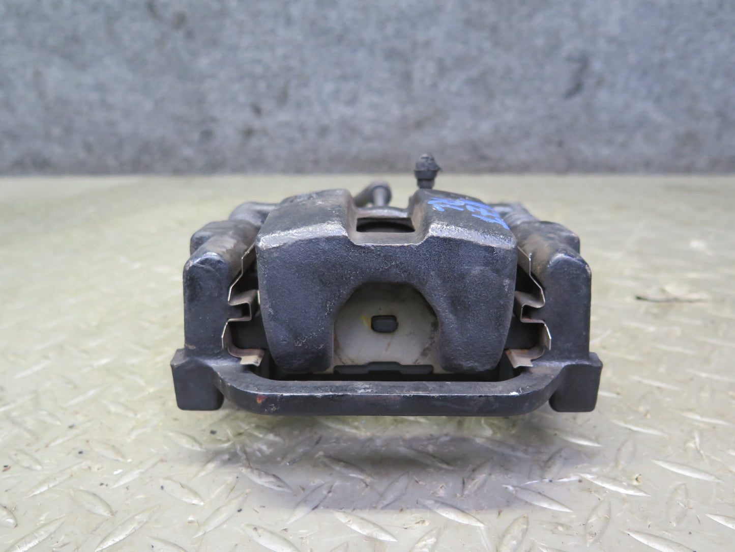 05-09 Nissan 350Z Z33 Convertible Set of 2 Rear Left & Right Brake Caliper OEM