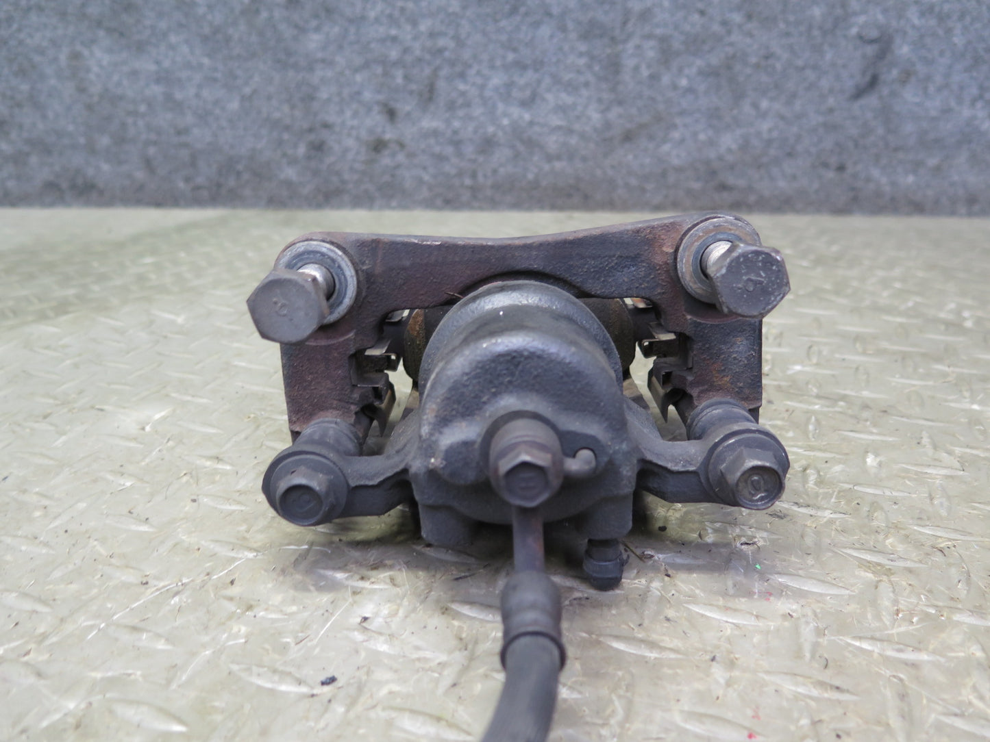 05-09 Nissan 350Z Z33 Convertible Set of 2 Rear Left & Right Brake Caliper OEM