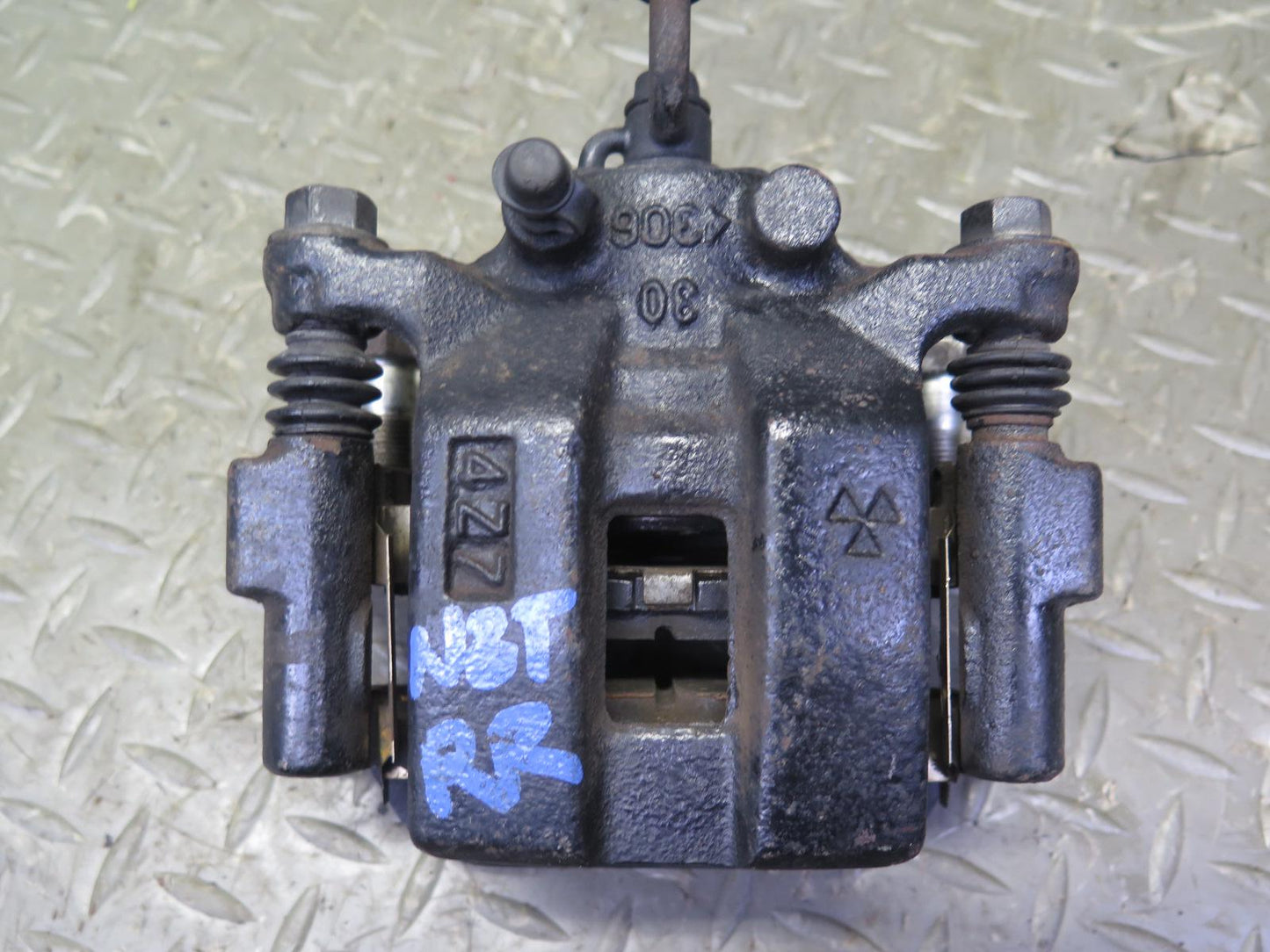 05-09 Nissan 350Z Z33 Convertible Set of 2 Rear Left & Right Brake Caliper OEM