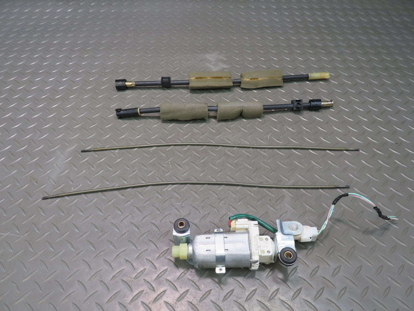02-10 Lexus Z40 SC430 Rear Tonneau Package Tray Link Drive Motor w Cables OEM