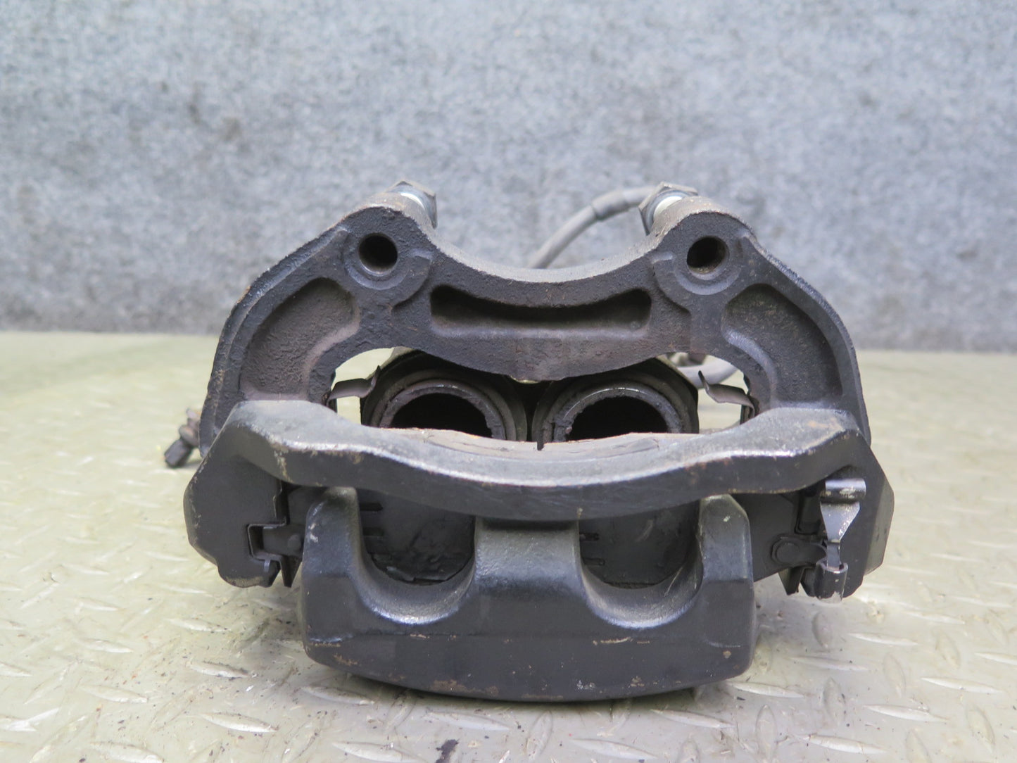 07-09 Nissan 350Z Z33 Set of 2 Front Left & Right Brake Caliper w Hose 101K OEM