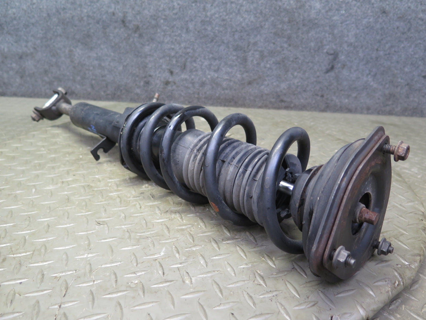 07-09 Nissan 350Z Z33 Conv Set of 2 Front Left & Right Strut Shock Absorber OEM