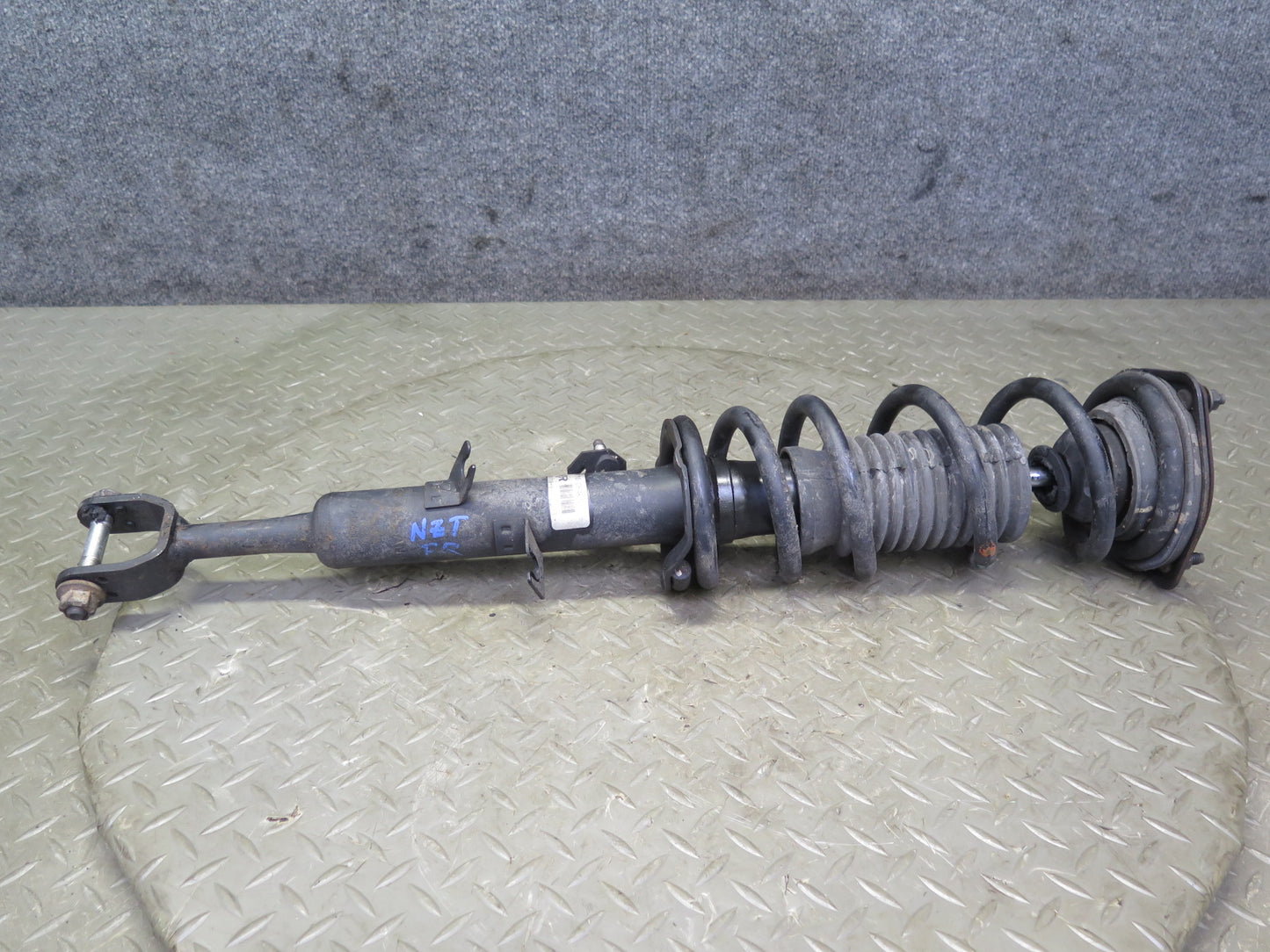 07-09 Nissan 350Z Z33 Conv Set of 2 Front Left & Right Strut Shock Absorber OEM