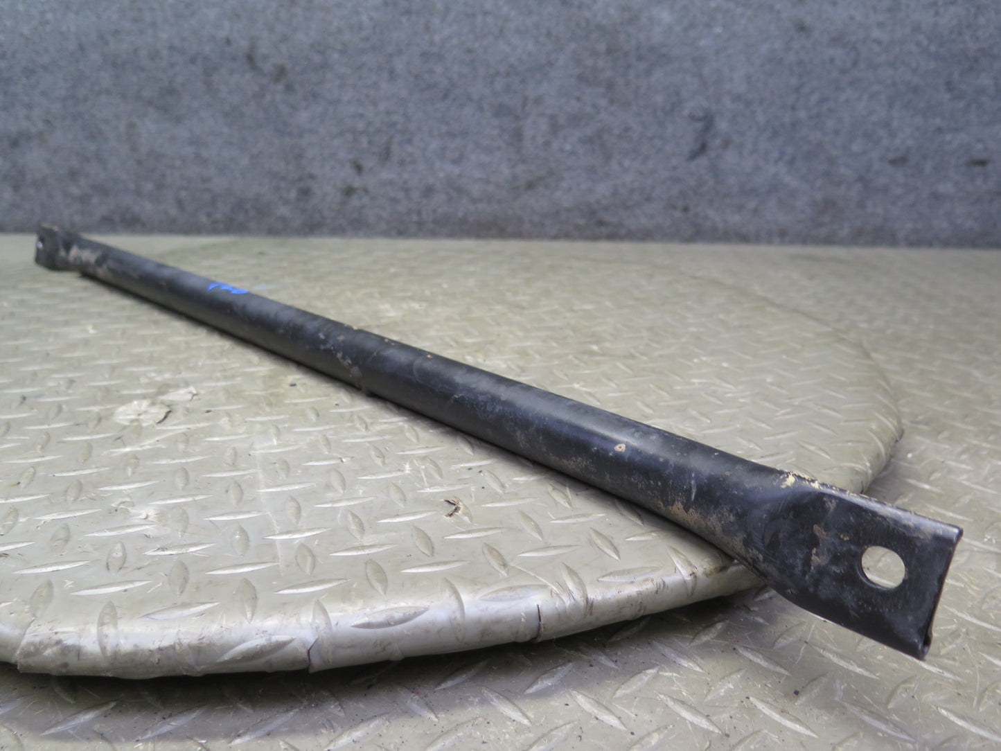 94-99 BMW E36 318i 318ti Front Subframe Crossover Lower Support Brace Bar OEM