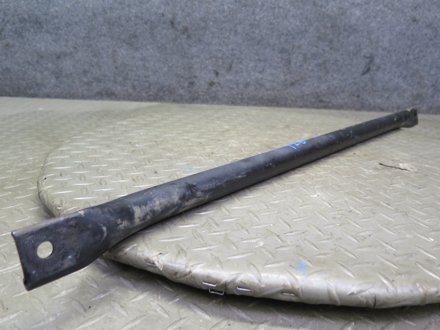 94-99 BMW E36 318i 318ti Front Subframe Crossover Lower Support Brace Bar OEM