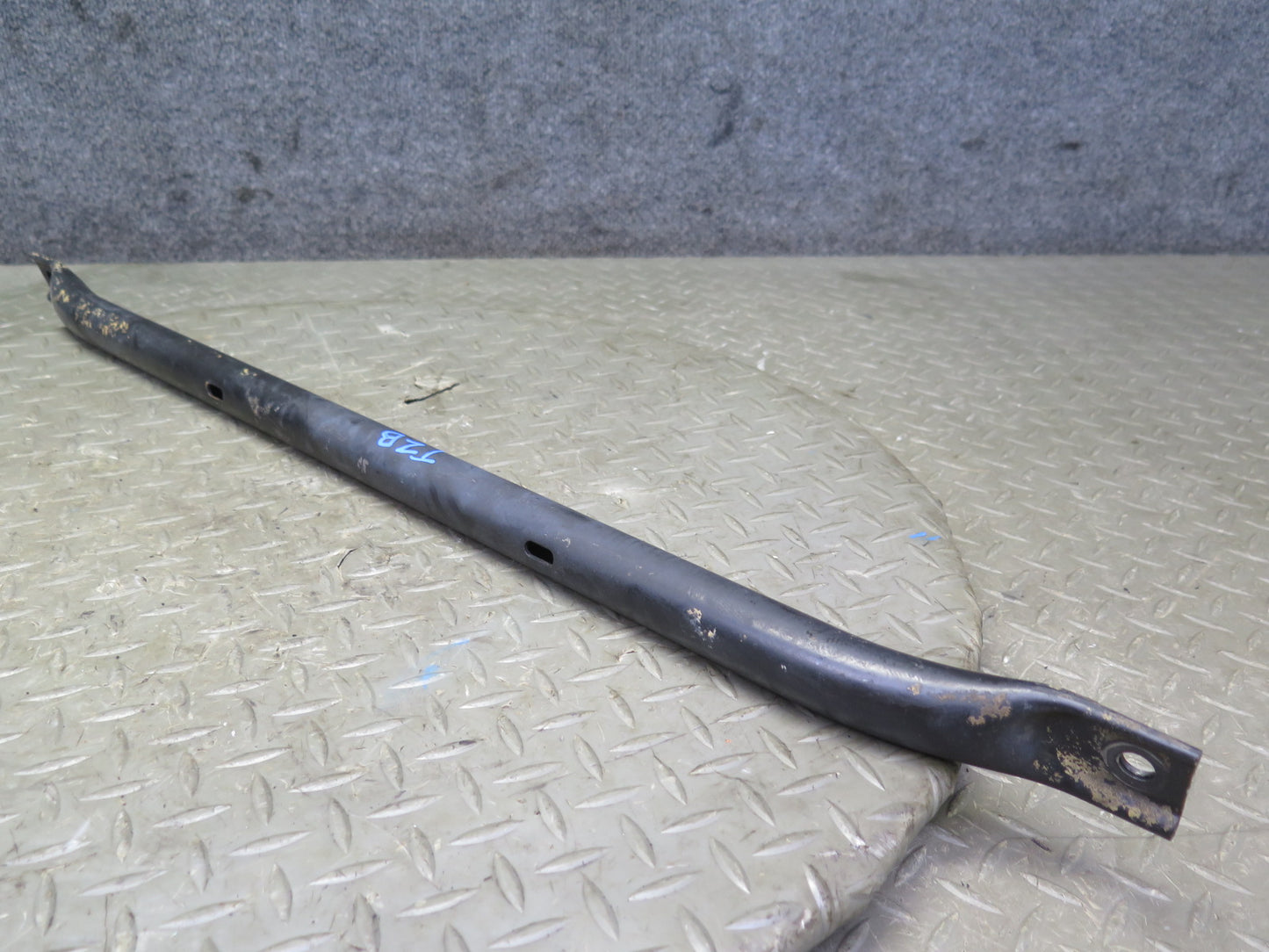94-99 BMW E36 318i 318ti Front Subframe Crossover Lower Support Brace Bar OEM