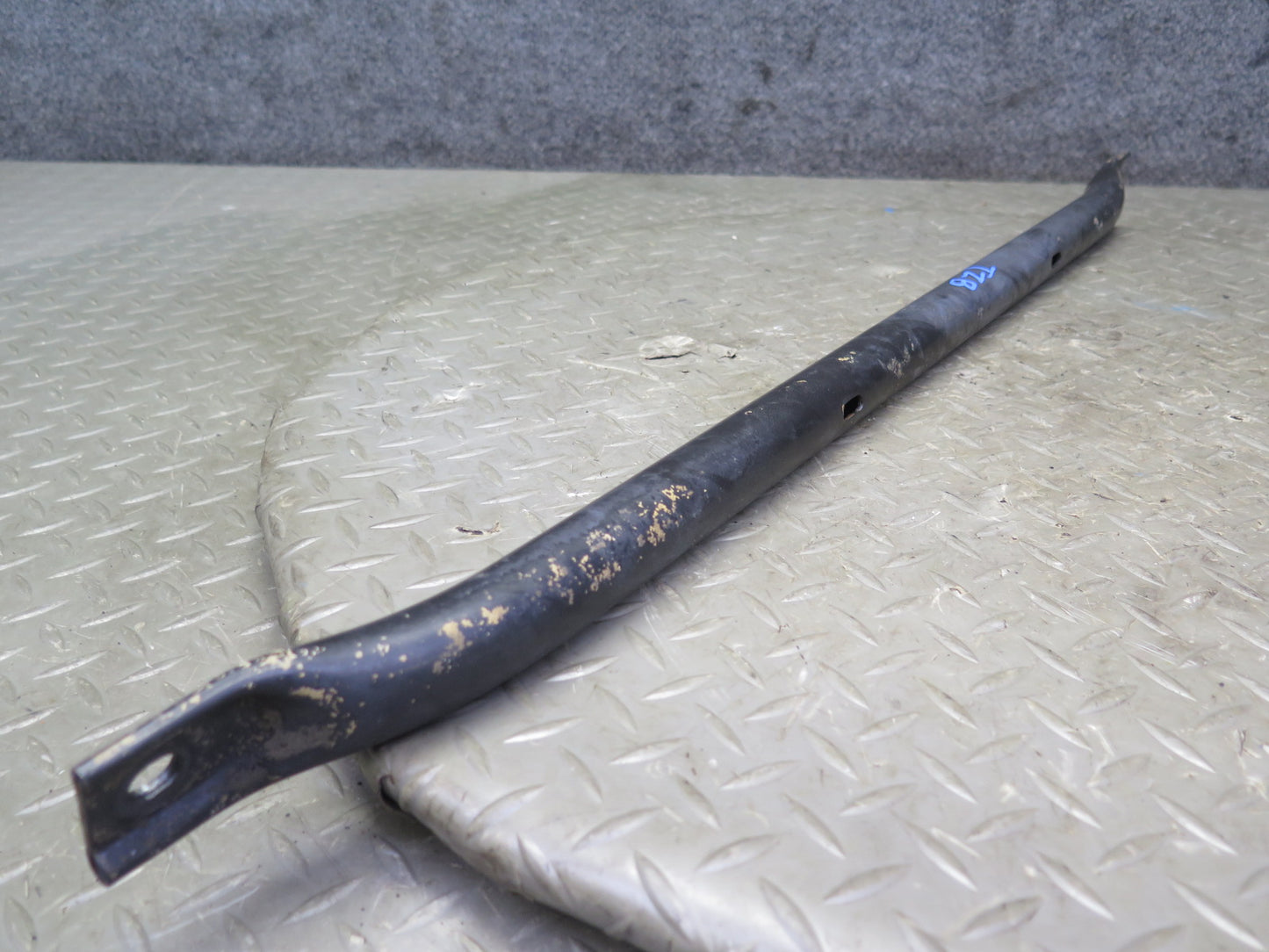 94-99 BMW E36 318i 318ti Front Subframe Crossover Lower Support Brace Bar OEM