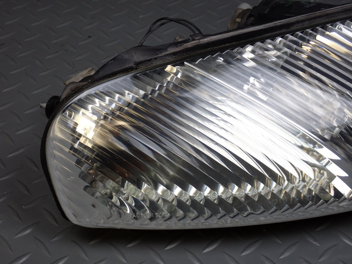 97-98 Lexus JZZ31L SC400 SC300 Front Right Outer Halogen Headlight Lamp OEM
