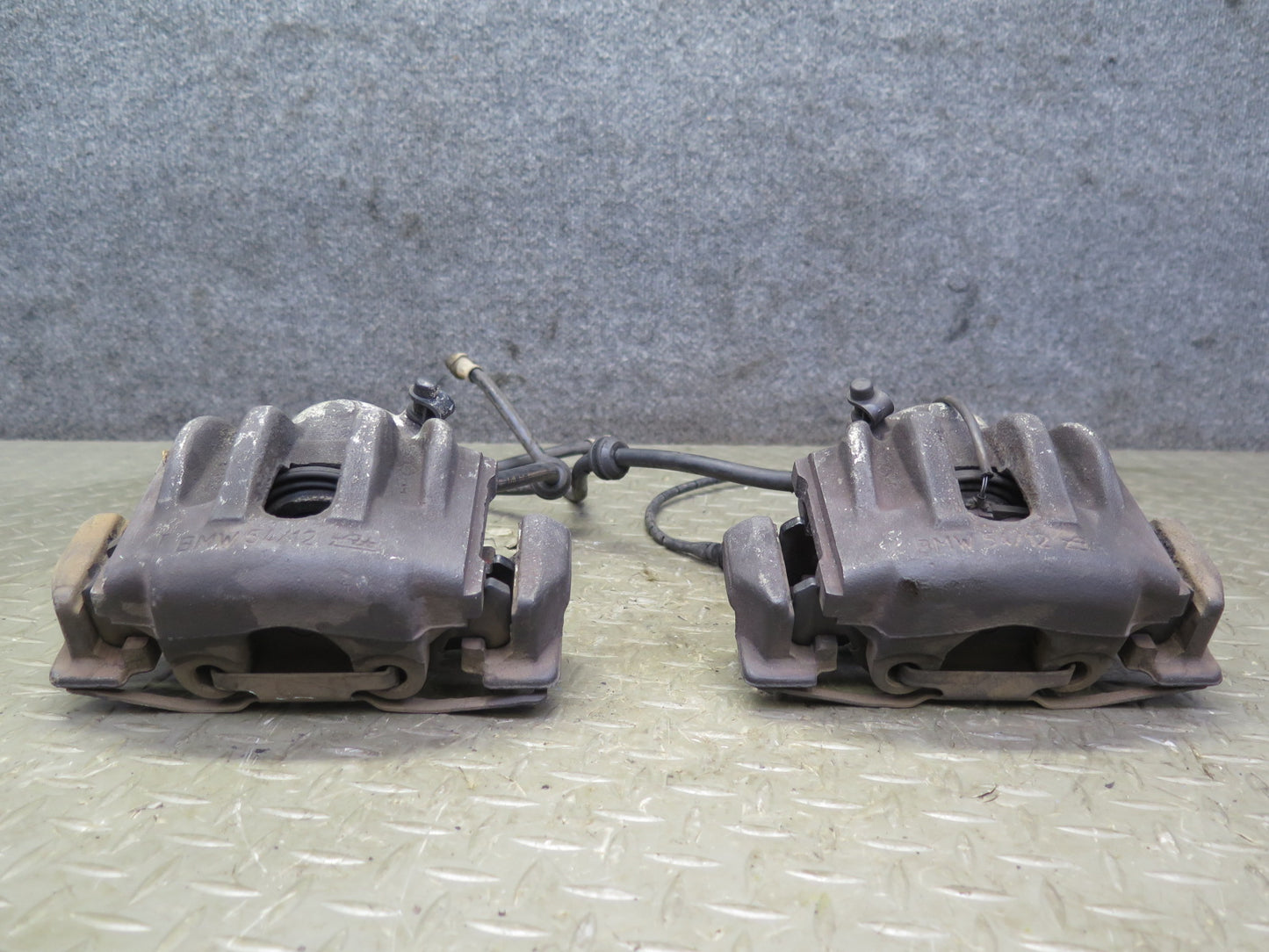 95-99 BMW E36 318ti Z3 Set of 2 Front Left  & Right Brake Caliper OEM