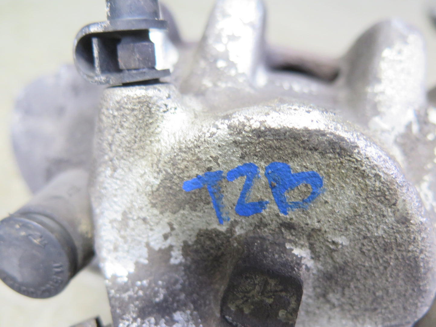 95-99 BMW E36 318ti Z3 Set of 2 Front Left  & Right Brake Caliper OEM