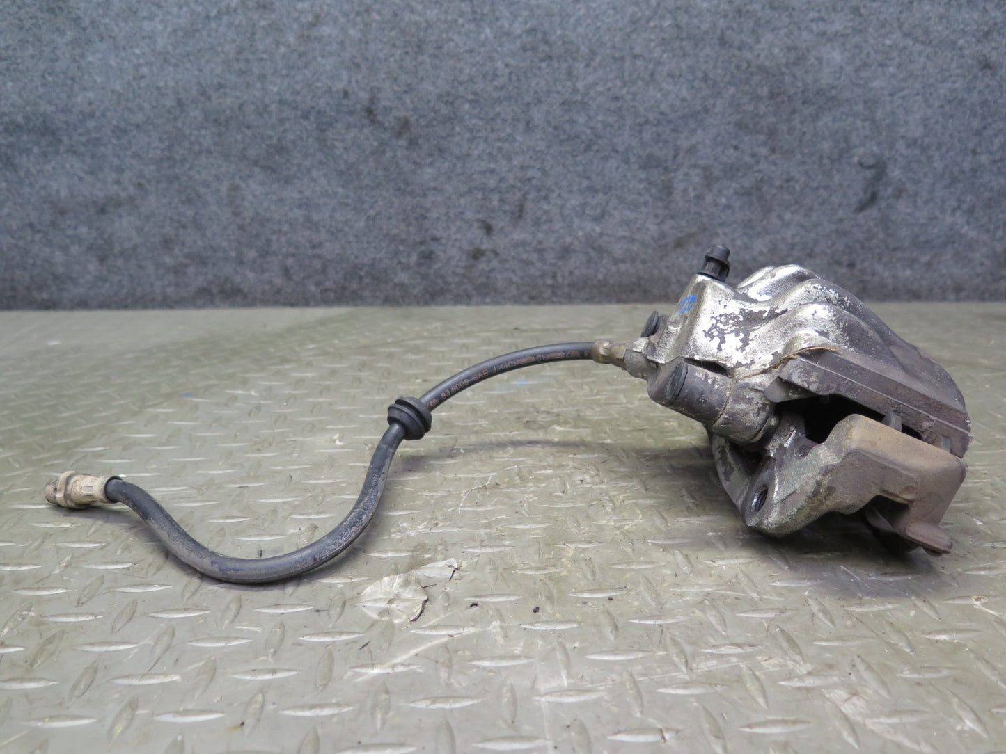 95-99 BMW E36 318ti Z3 Set of 2 Front Left  & Right Brake Caliper OEM