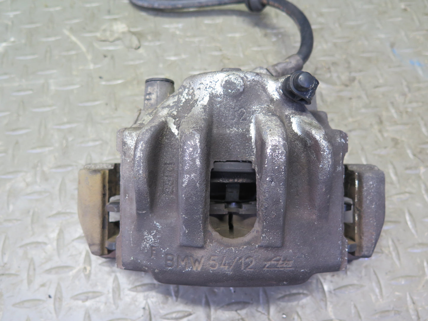 95-99 BMW E36 318ti Z3 Set of 2 Front Left  & Right Brake Caliper OEM