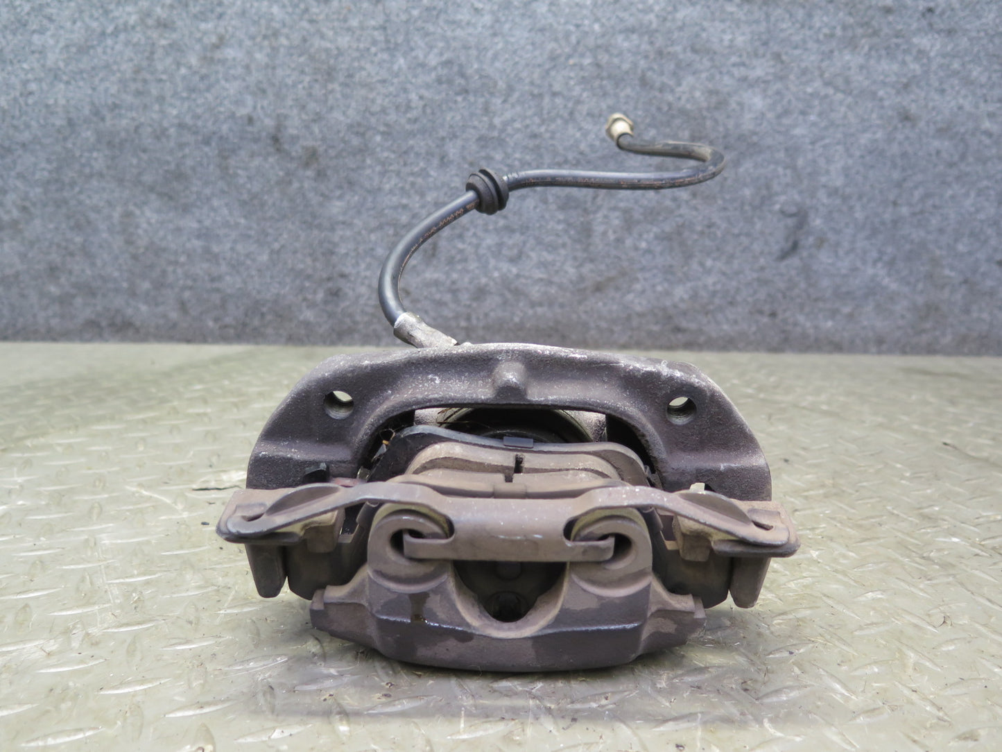 95-99 BMW E36 318ti Z3 Set of 2 Front Left  & Right Brake Caliper OEM