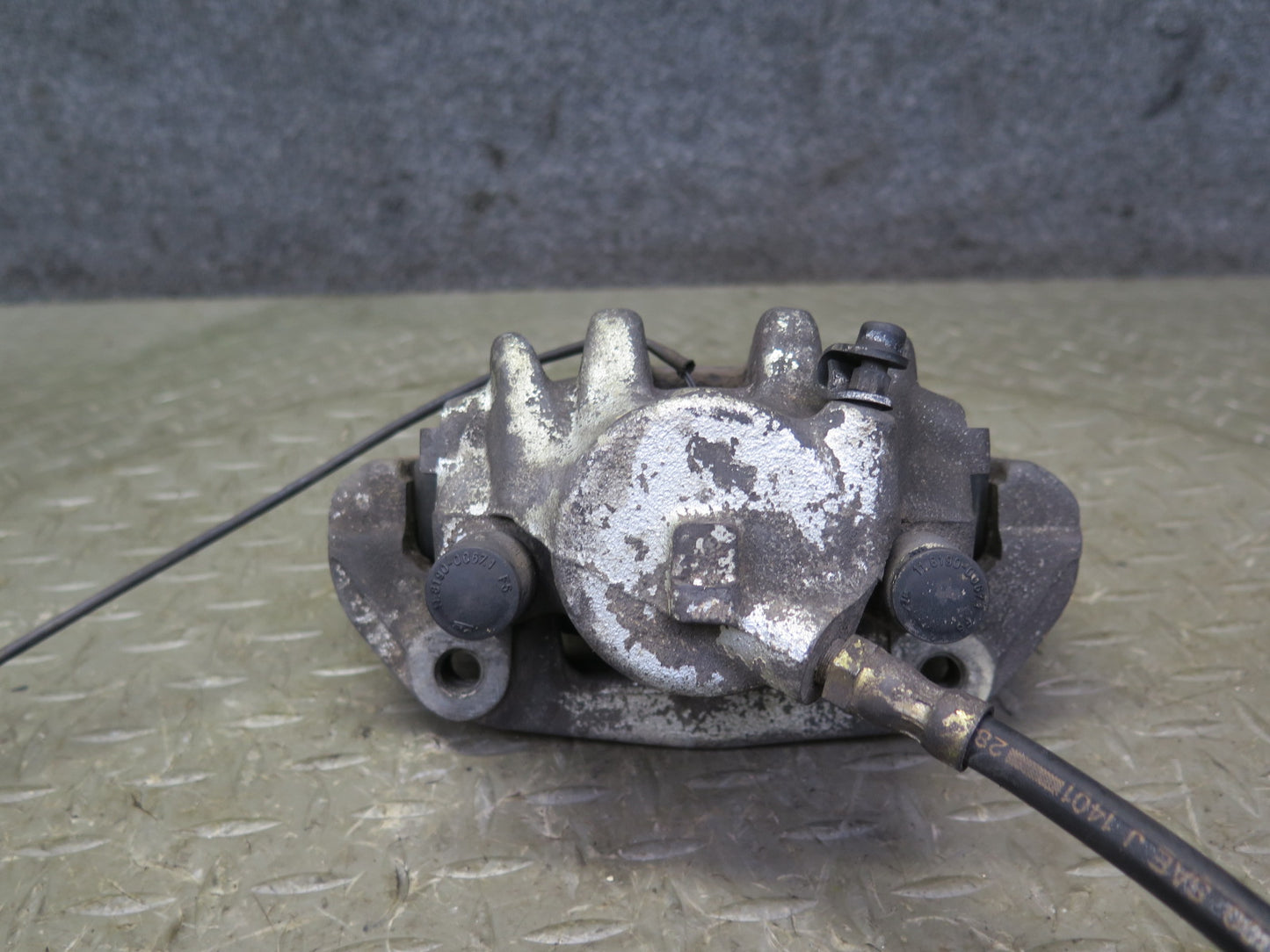 95-99 BMW E36 318ti Z3 Set of 2 Front Left  & Right Brake Caliper OEM