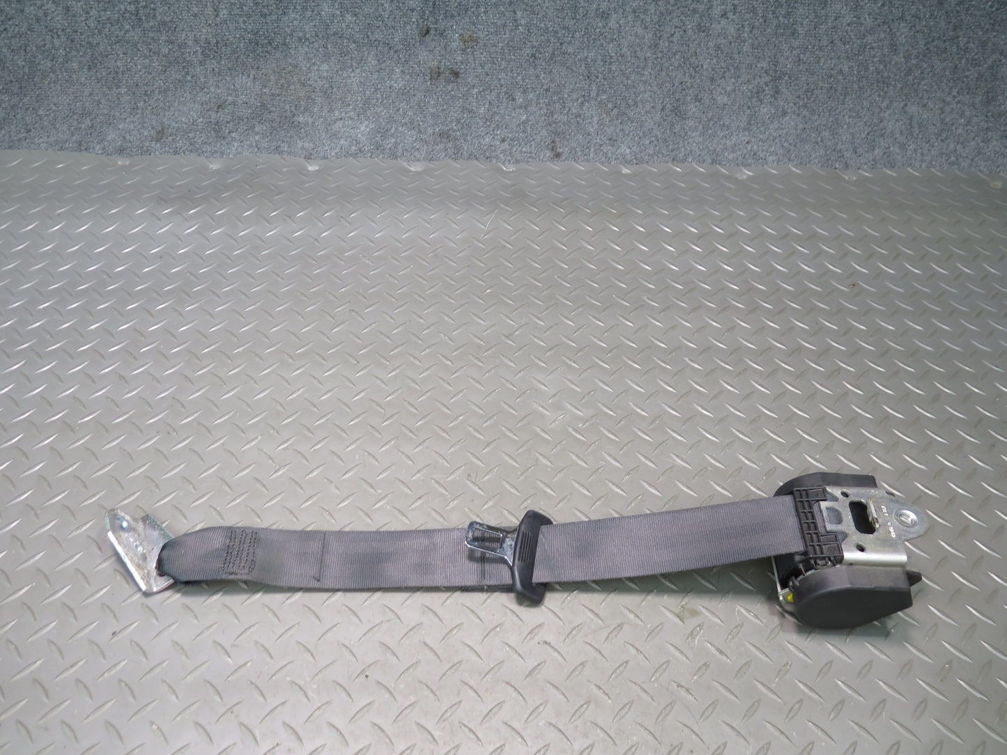 12-13 VOLKSWAGEN VW GOLF R MK6 REAR LEFT RIGHT SIDE SEATBELT RETRACTOR SET OEM