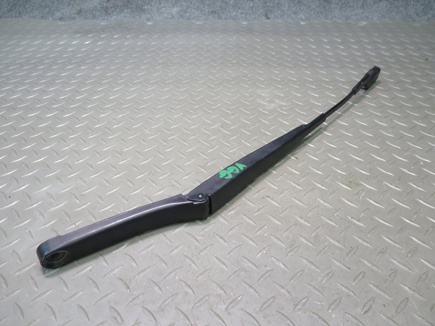 12-13 VW Golf GTI R MK6 Set of 2 Front Left & Right Wiper Arm OEM