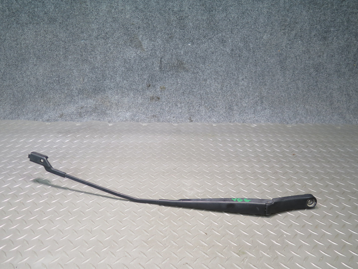 12-13 VW Golf GTI R MK6 Set of 2 Front Left & Right Wiper Arm OEM