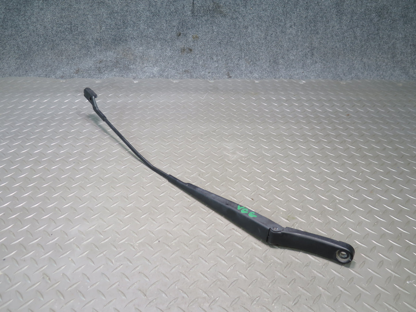 12-13 VW Golf GTI R MK6 Set of 2 Front Left & Right Wiper Arm OEM