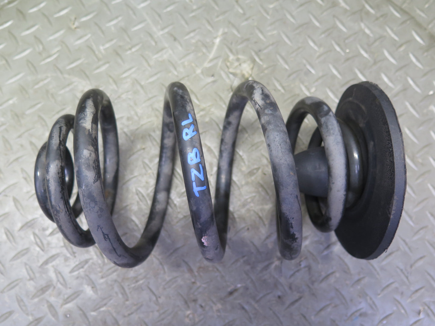 95-99 BMW E36 318ti Compact Set of 2 Rear Left & Right Coil Spring OEM