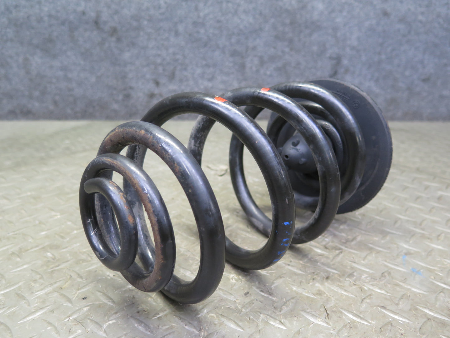 95-99 BMW E36 318ti Compact Set of 2 Rear Left & Right Coil Spring OEM