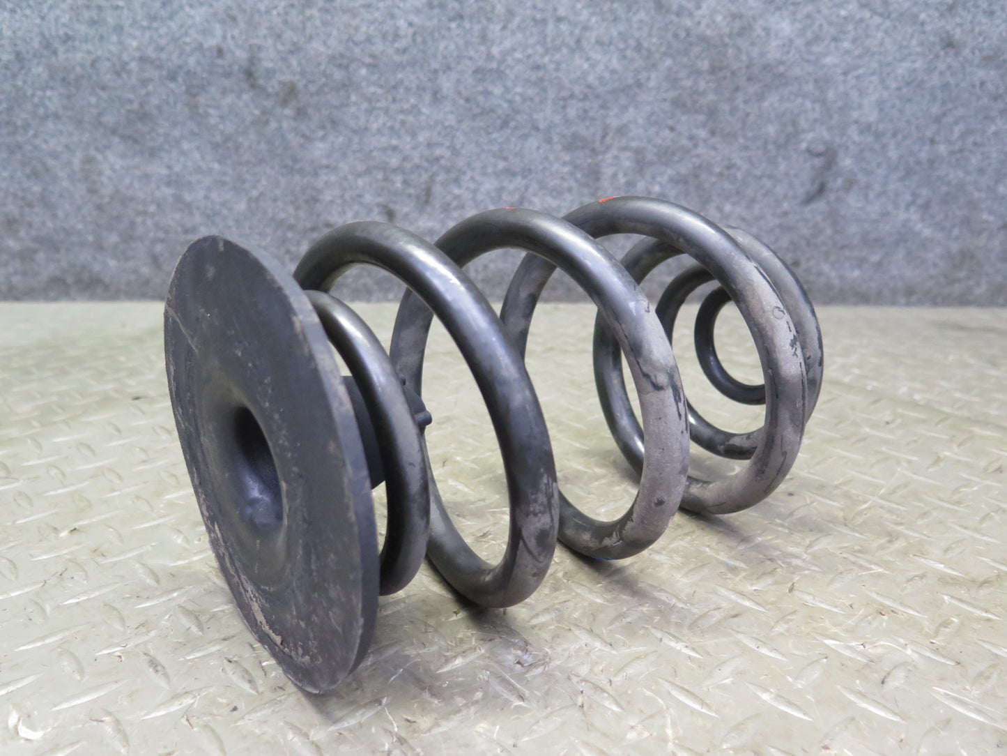 95-99 BMW E36 318ti Compact Set of 2 Rear Left & Right Coil Spring OEM