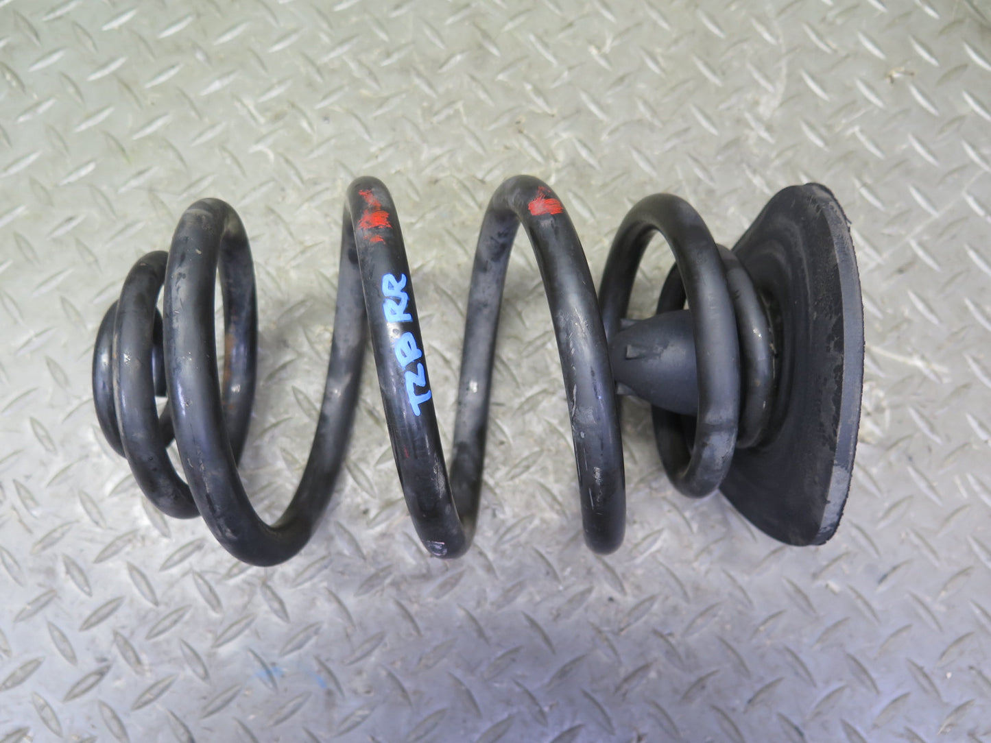 95-99 BMW E36 318ti Compact Set of 2 Rear Left & Right Coil Spring OEM