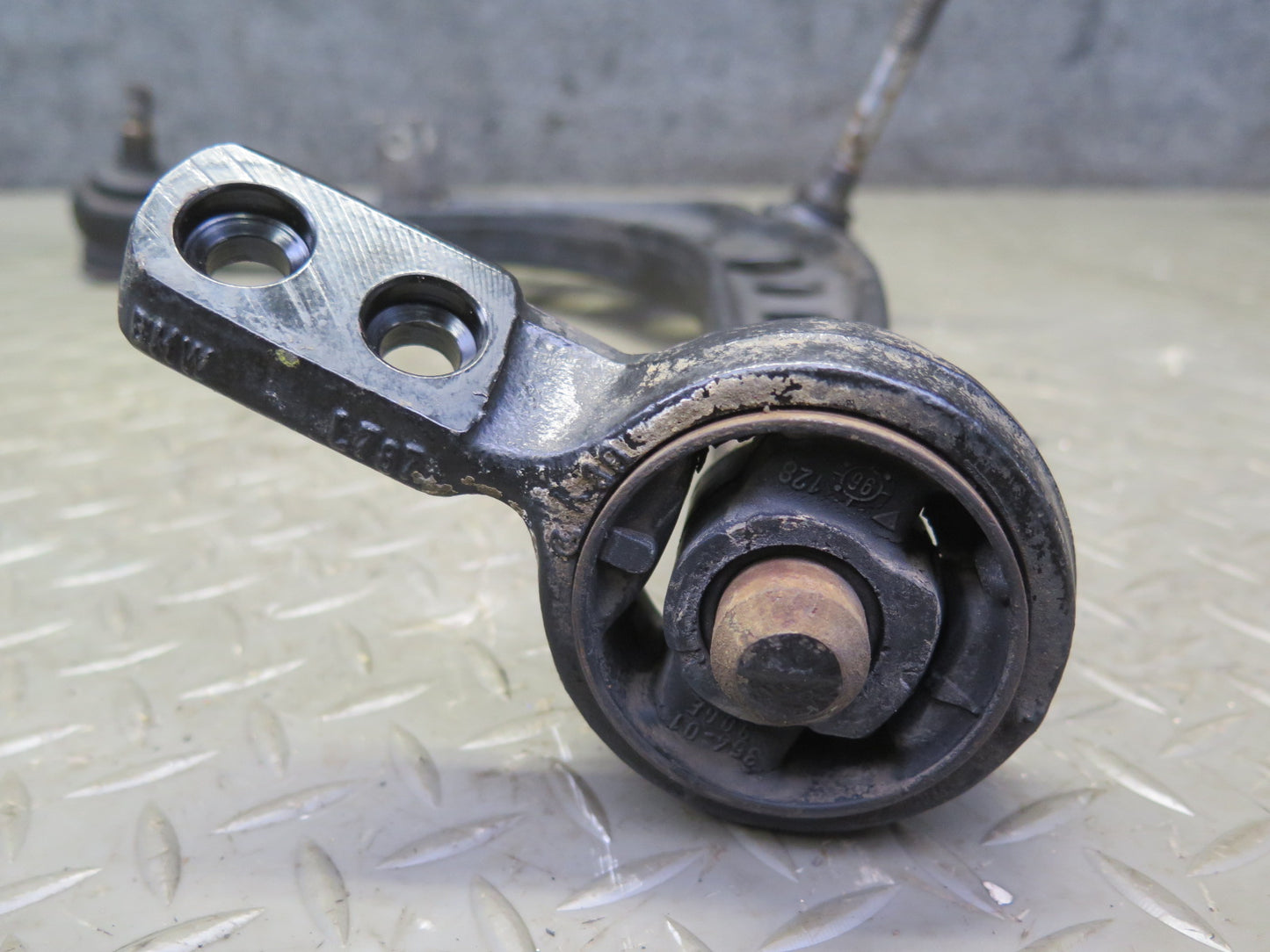 94-99 BMW E36 318i 318ti Front Left Suspension Lower Control Arm OEM