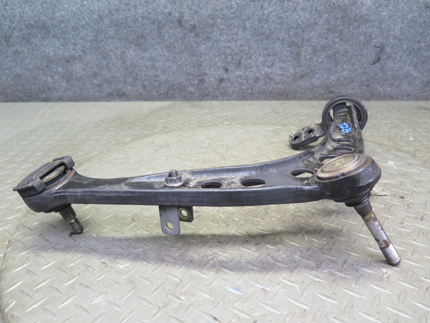 94-99 BMW E36 318i 318ti Front Left Suspension Lower Control Arm OEM