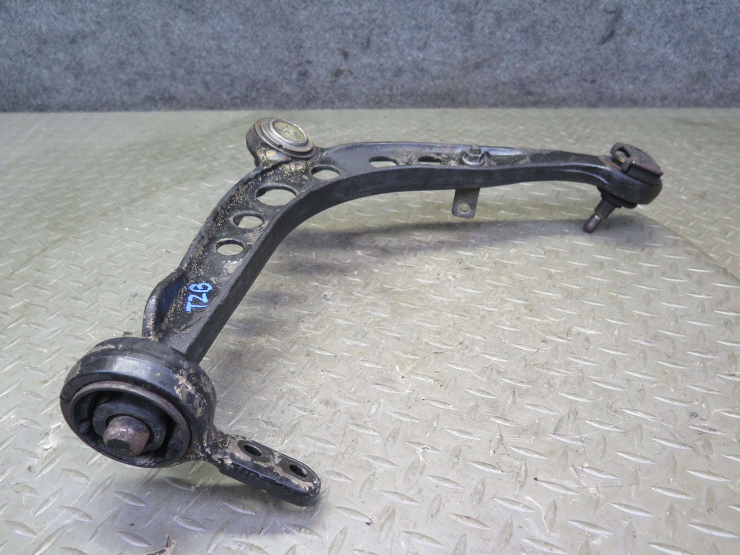 94-99 BMW E36 318i 318ti Front Left Suspension Lower Control Arm OEM