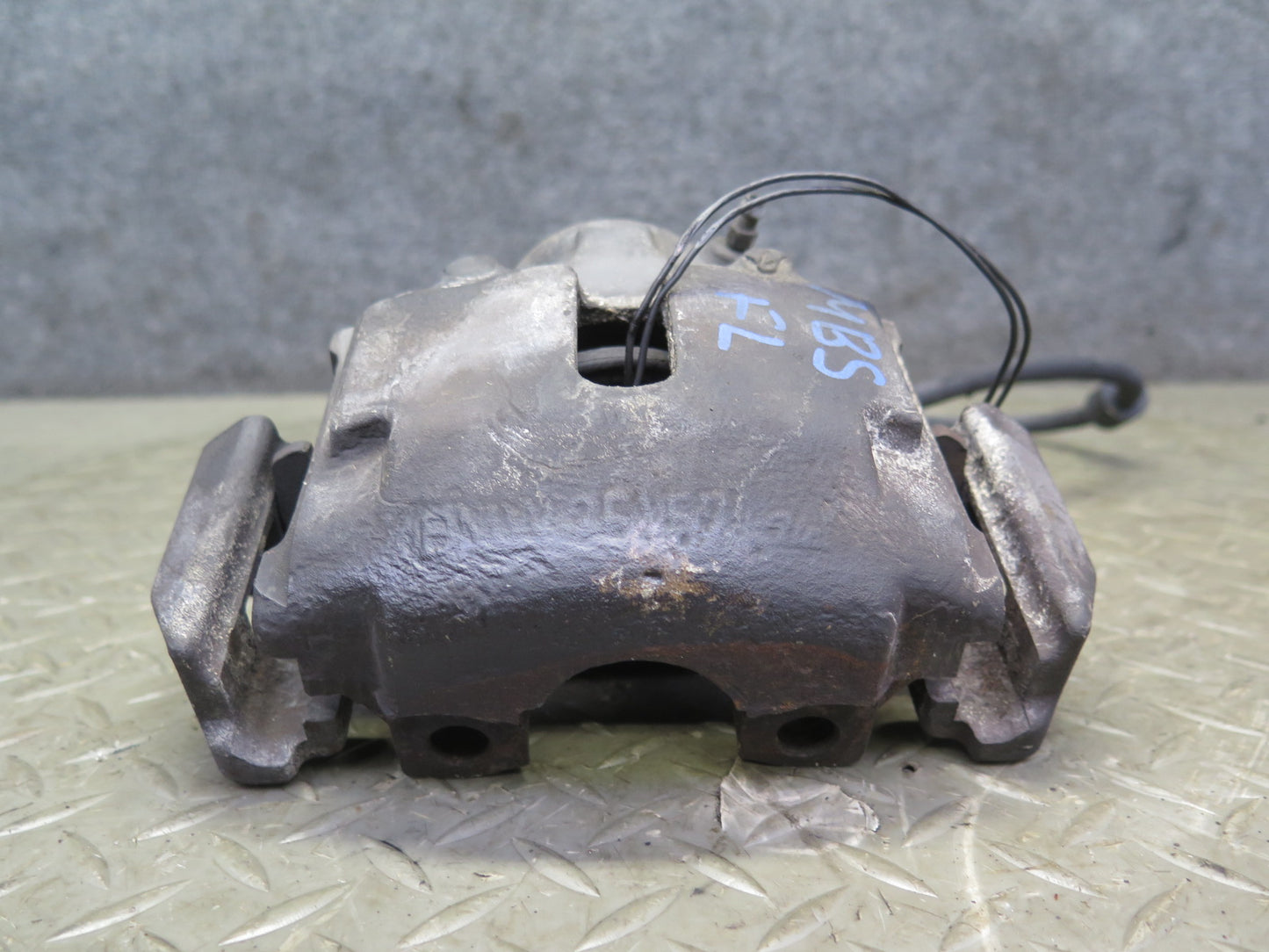 84-89 BMW E24 633CSI 635CSI Set of 2 Front Left & Right Brake Caliper 115K OEM