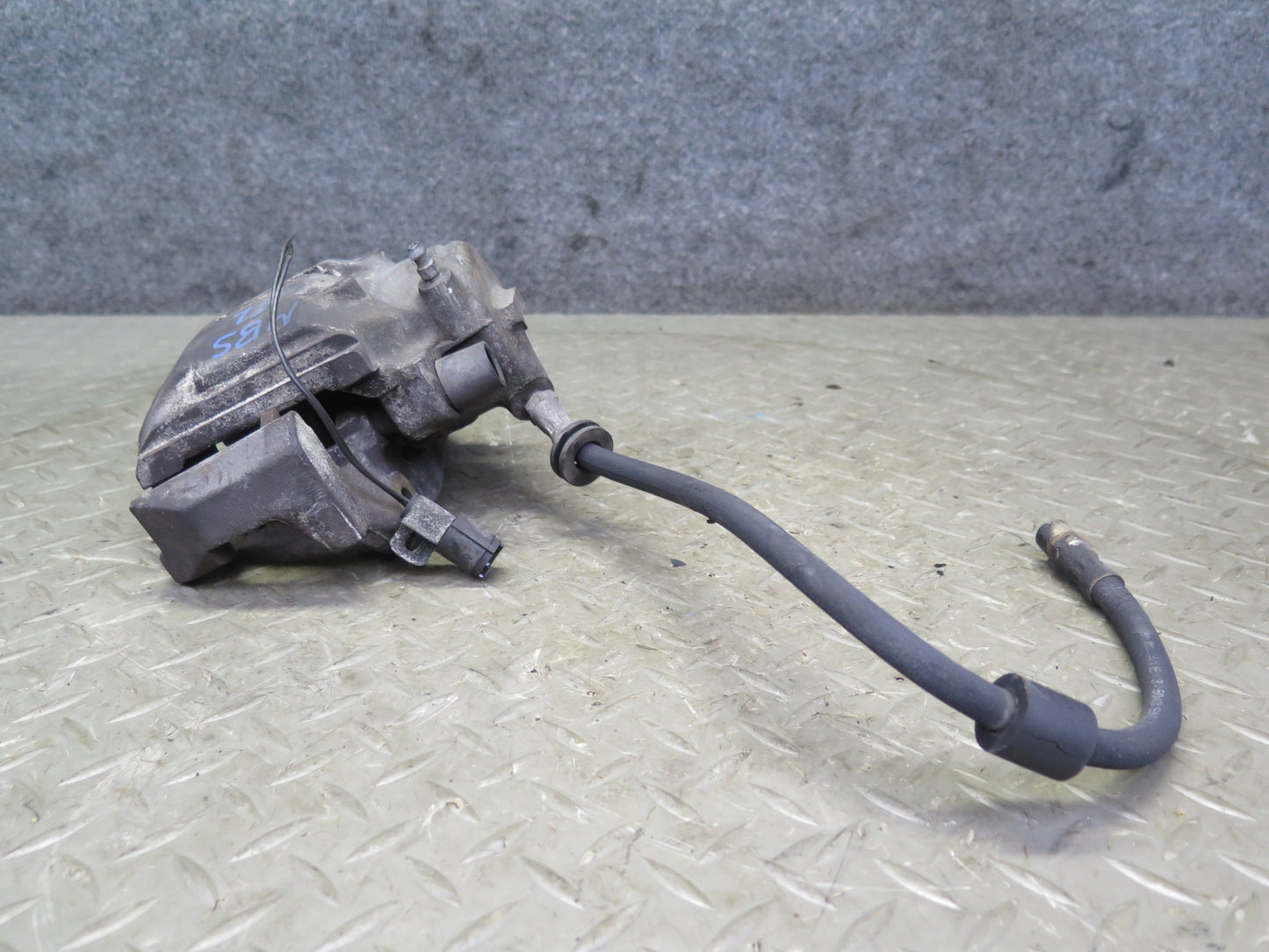 84-89 BMW E24 633CSI 635CSI Set of 2 Front Left & Right Brake Caliper 115K OEM