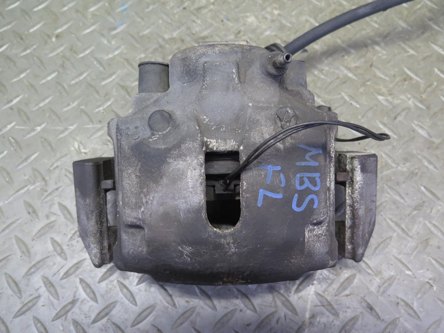 84-89 BMW E24 633CSI 635CSI Set of 2 Front Left & Right Brake Caliper 115K OEM