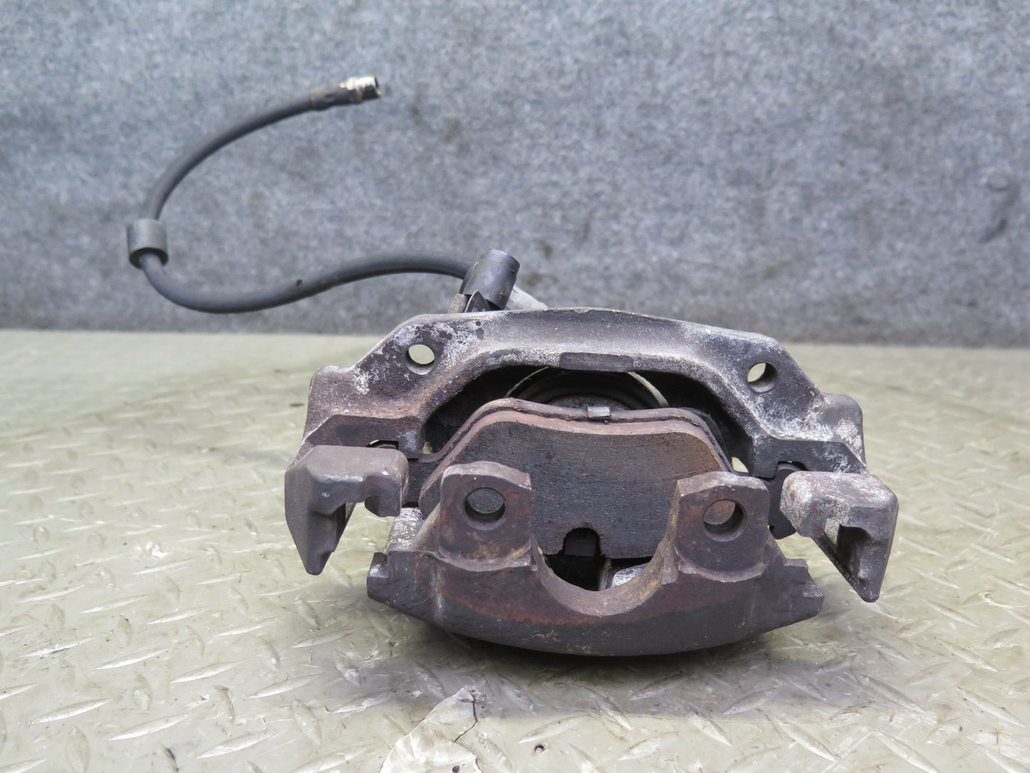 84-89 BMW E24 633CSI 635CSI Set of 2 Front Left & Right Brake Caliper 115K OEM