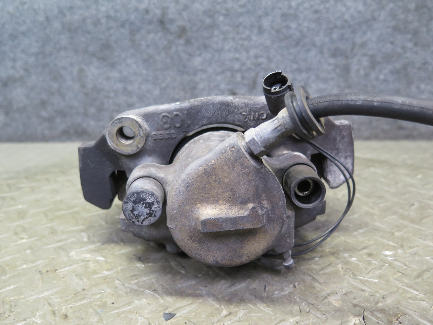 84-89 BMW E24 633CSI 635CSI Set of 2 Front Left & Right Brake Caliper 115K OEM