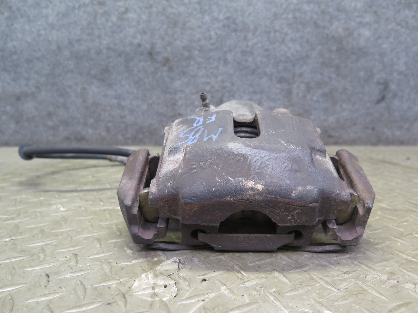 84-89 BMW E24 633CSI 635CSI Set of 2 Front Left & Right Brake Caliper 115K OEM