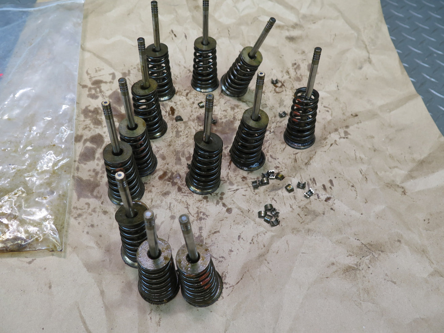 01-06 BMW E46 330ci 330i M54 Set of 12 Engine Motor Outlet Exhaust Valve OEM