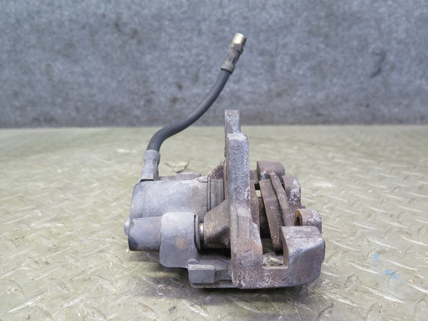 83-89 BMW E24 633CSI 635CSI Set of 2 Rear Left & Right Brake Caliper 115K OEM